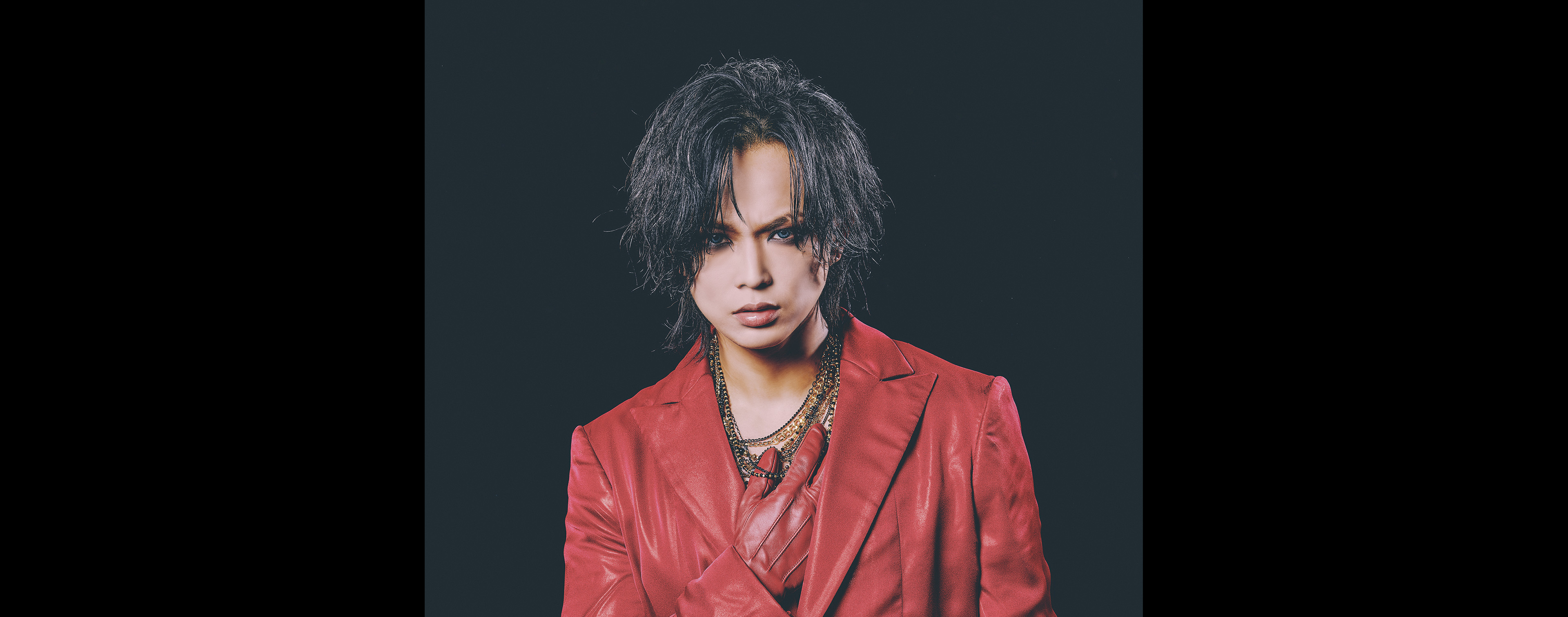 Publicity shot 2025_sora web.jpg