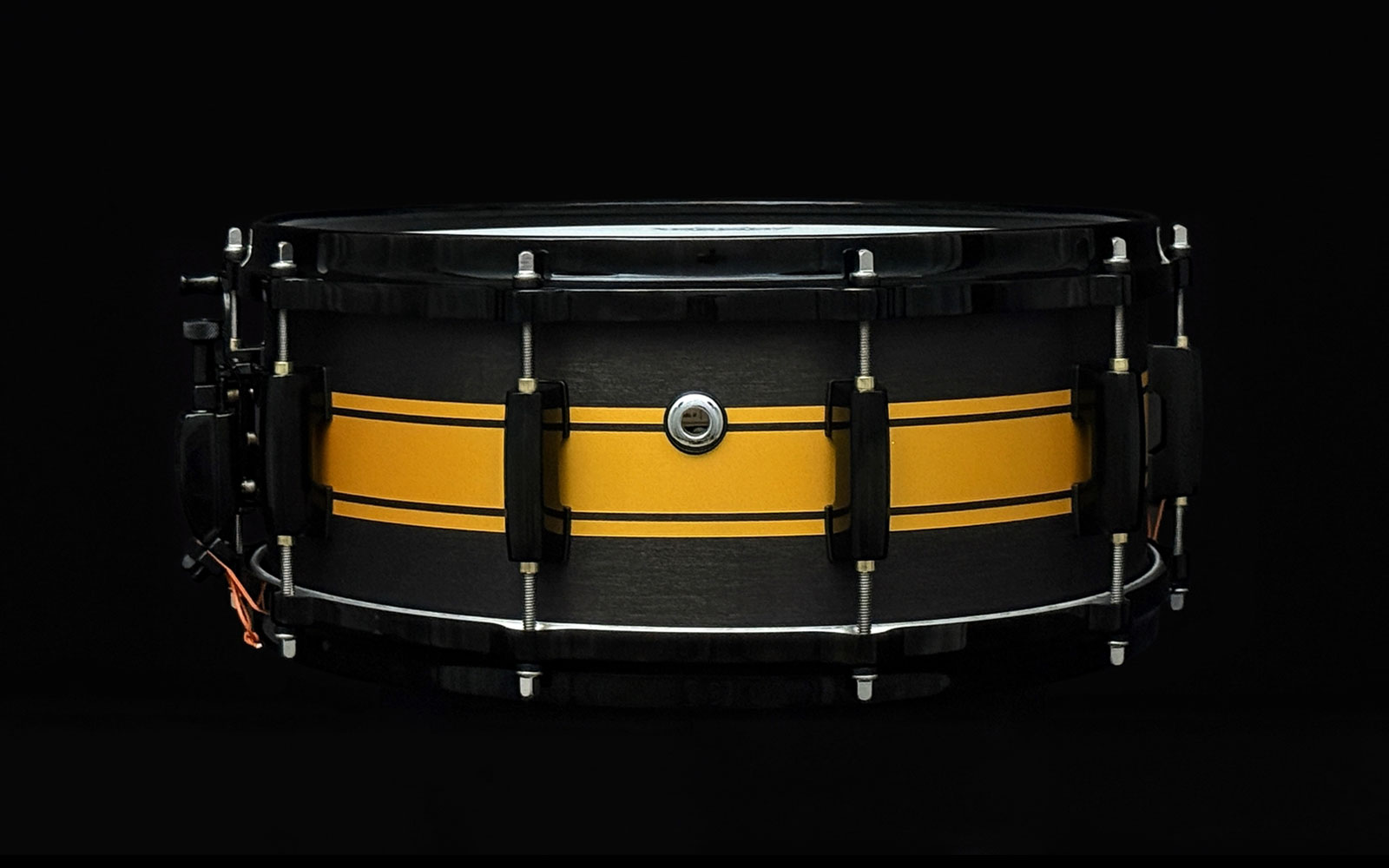 Miguel Lamas with Pearl Masters Maple Snare