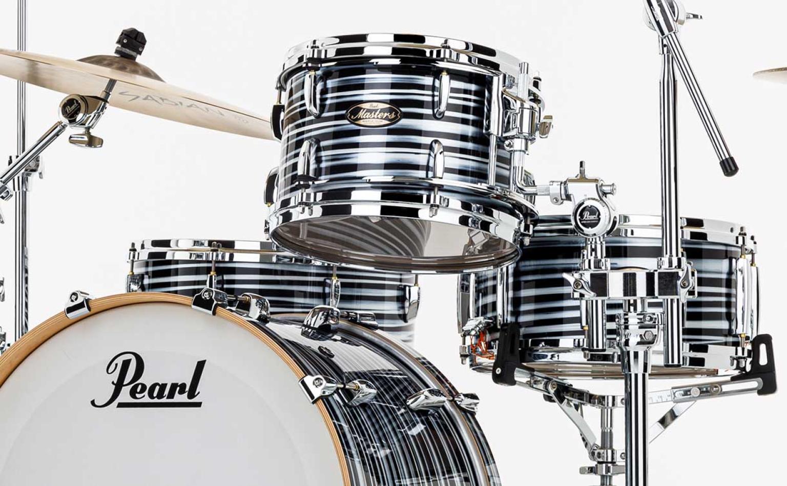 Masters Maple Gum 855 Black Oyster Swirl