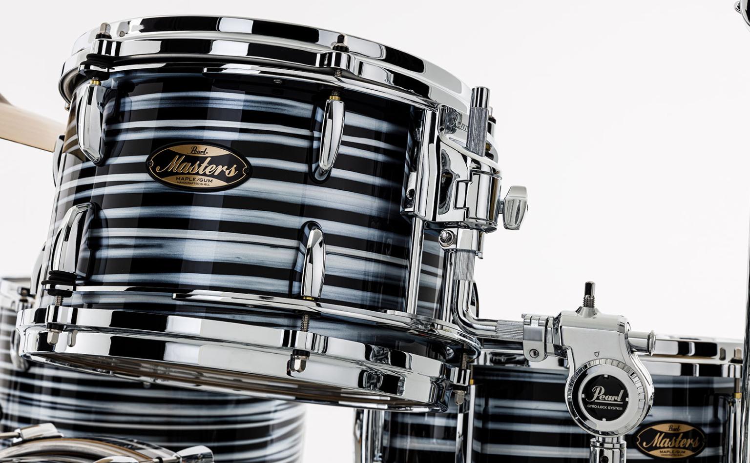 Masters Maple Gum 855 Black Oyster Swirl