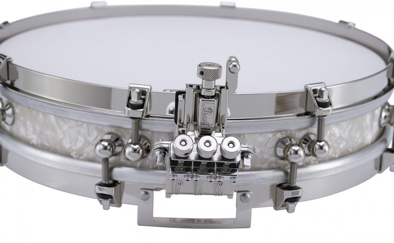 PHP1325/N 13x2.5 Philharmonic Pancake Snare Drum 405 Nicotine White Marine Pearl Triad Silent Strainer