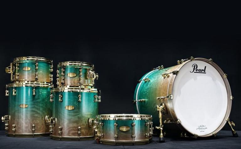 Green Silver Fade over Tamo with Gold Hardware