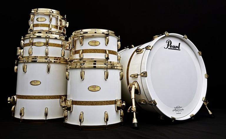 Masterworks MM-MM-MM-MM 109 Arctic White with Gold Sparkle Stripe