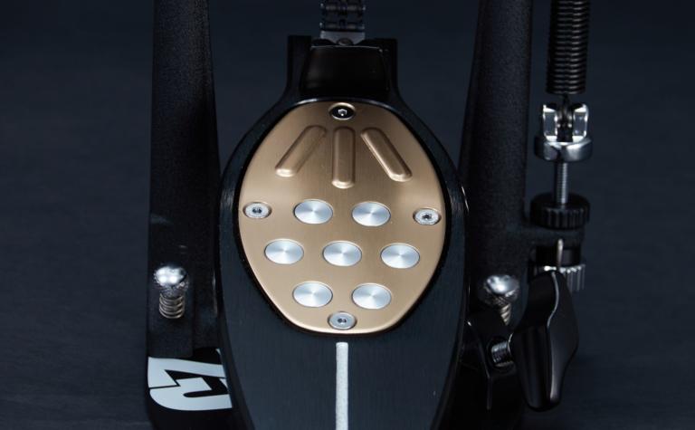 INDEPENDENT TRACTION GRIPS