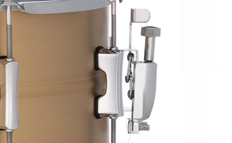 Newly stylized dual lug and strainer